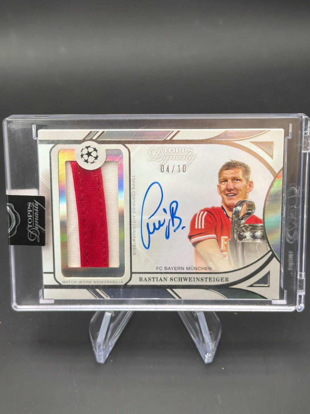 2025 Topps Dynasty UCC Bastian Schweinsteiger Patch Auto /10 APL-BS2 – Bild 1