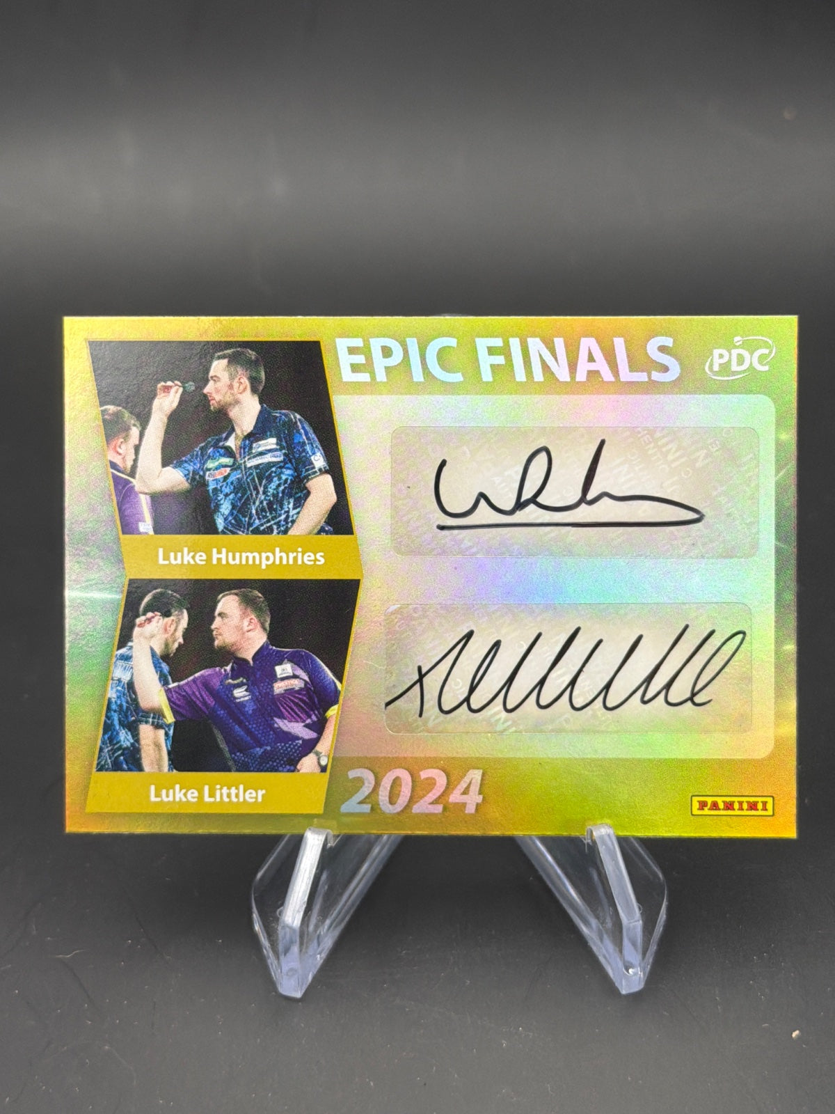 2025 Panini PDC World Championship 2026 Epic Finales Auto Gold Luke Humphries & Luke Littler AUEPIC-04 /9 – Bild 1