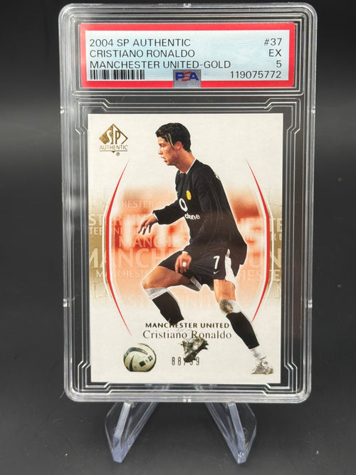 2004 SP Authentic Manchester United 37 Cristiano Ronaldo 37 Gold /99 PSA 5 – Bild 1