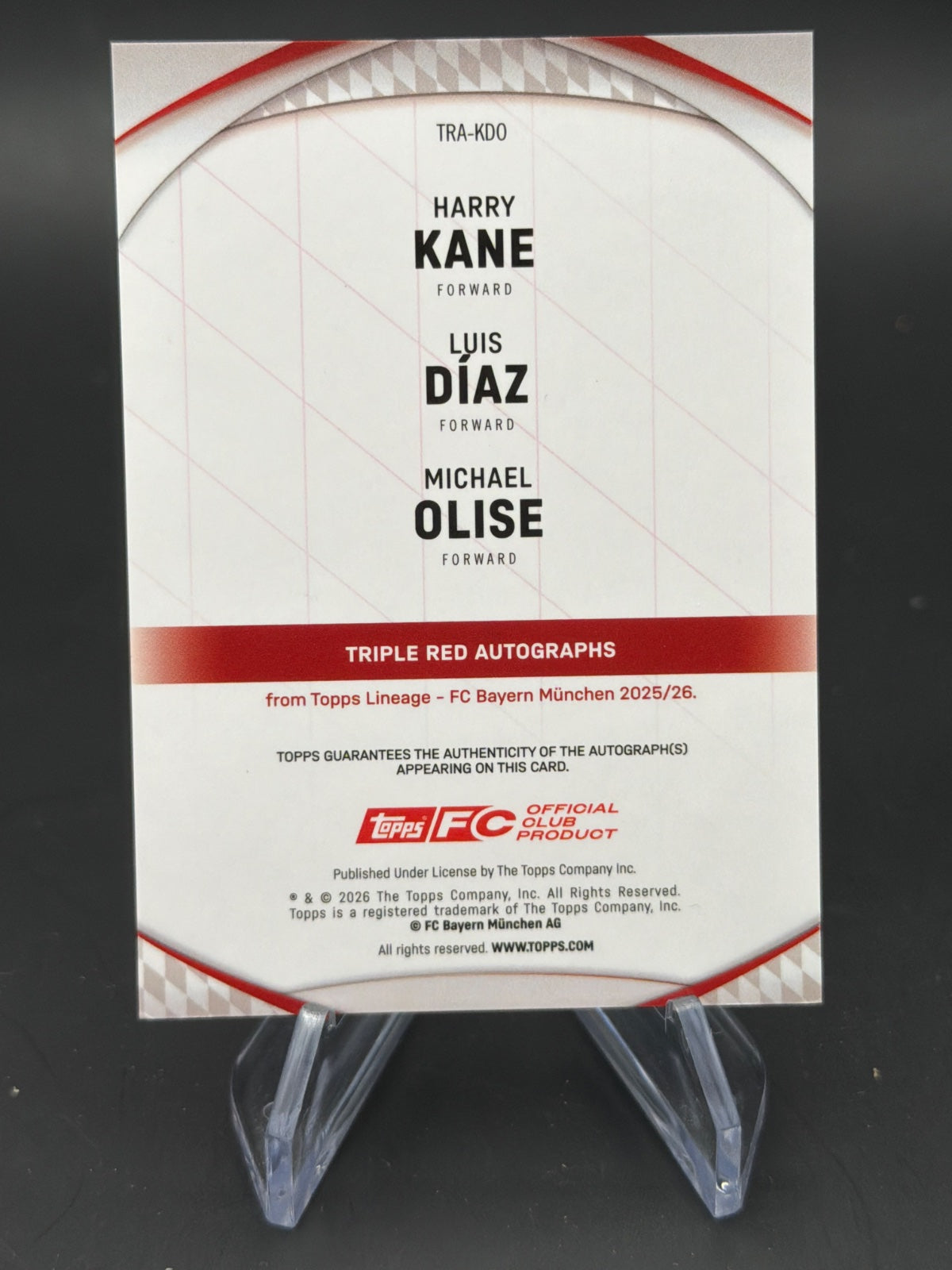 2025 Topps Lineage FC Bayern München TRA-KDO TRIPLE RED AUTOGRAPHS Harry Kane / Michael Olise / Luis Díaz /5 – Bild 2