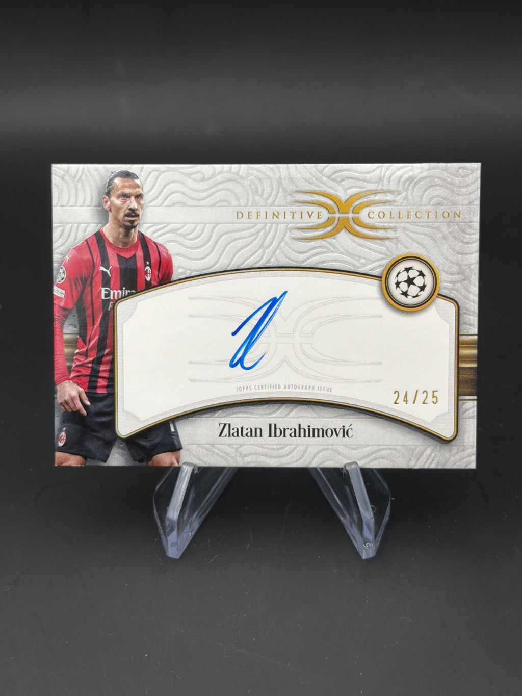 2024 Topps Definitive UCC 24/25 LA-ZI Zlatan Ibrahimovic Auto /25 – Bild 1