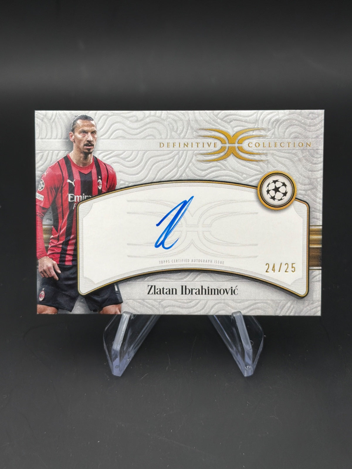 2024 Topps Definitive UCC 24/25 LA-ZI Zlatan Ibrahimovic Auto /25 – Bild 1